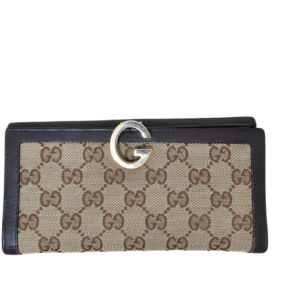 GUCCI GG Canvas Continental Wallet!